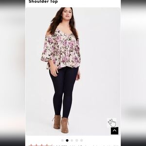 🍁🍂NWOT Torrid 3x Babydoll Textured Rayon Cold Shoulder Top